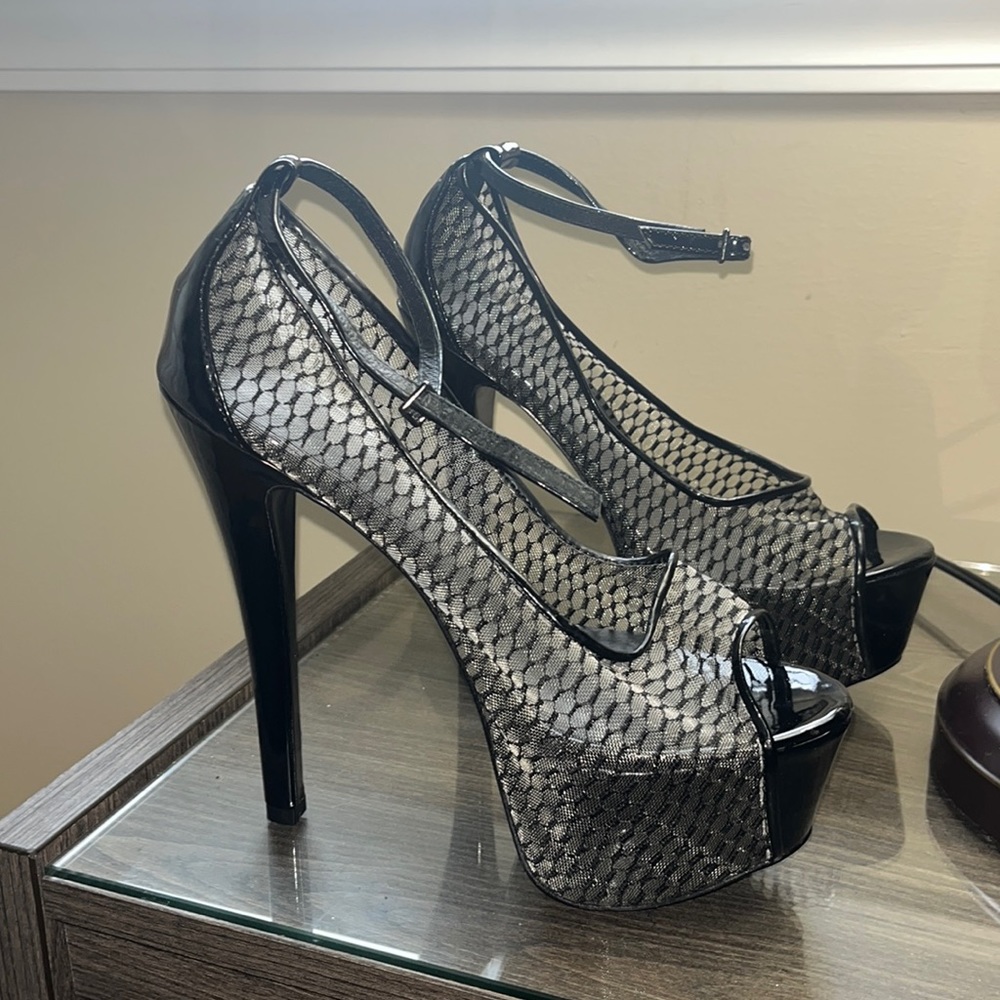 Black High Heal ladies size 9